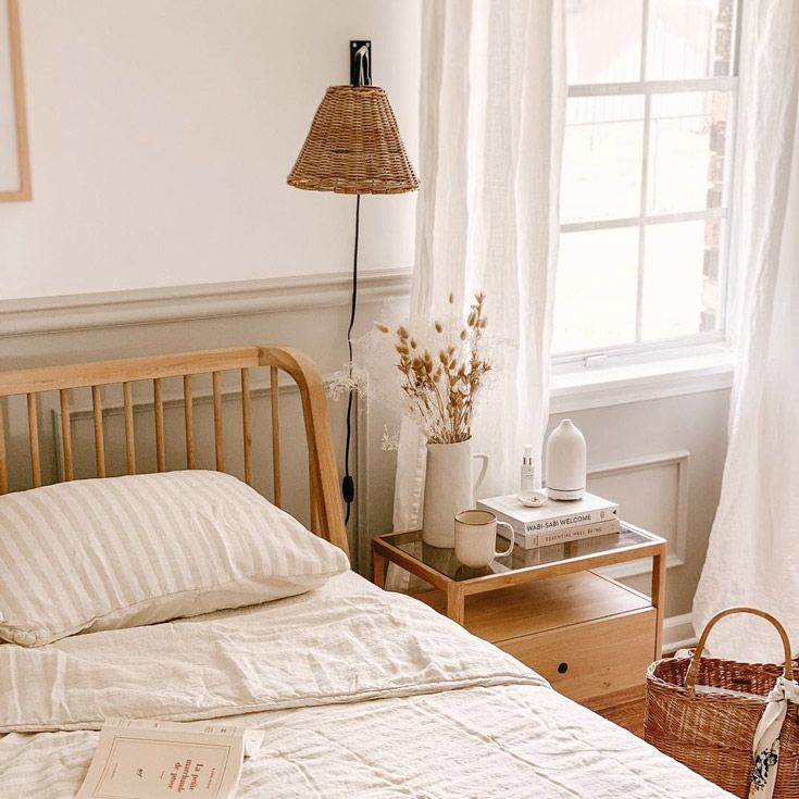 Skandinavisches Designer Bett Nachttisch aus Eichenholz | milanari.com